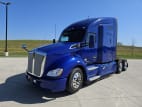 Exterior front drivers side for this 2022 Kenworth T680 (Stock number: UNJ467145)
