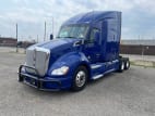 Exterior front drivers side for this 2022 Kenworth T680 (Stock number: UNJ467190)