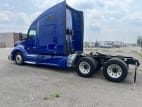 Exterior full driver side for this 2022 Kenworth T680 (Stock number: UNJ467190)
