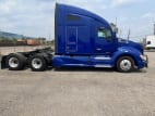 Exterior full passenger side for this 2022 Kenworth T680 (Stock number: UNJ467190)