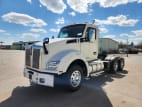 Exterior front drivers side for this 2022 Kenworth T880 (Stock number: UNJ471037)