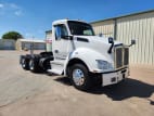Exterior front passenger side for this 2022 Kenworth T880 (Stock number: UNJ471038)