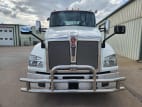 Exterior full front view for this 2022 Kenworth T880 (Stock number: UNJ471041)