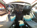 Interior cockpit for this 2022 Kenworth T680 (Stock number: UNJ476004)