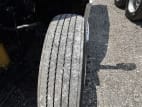 Driver side front tire tread for this 2022 Kenworth T680 (Stock number: UNJ477962)