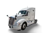 Featured image with white background for this 2022 Kenworth T680 (Stock number: UNJ477962)
