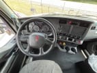 Interior dash for this 2022 Kenworth T680 (Stock number: UNJ477962)