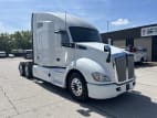 Exterior front passenger side for this 2022 Kenworth T680 (Stock number: UNJ477963)