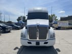 Exterior full front view for this 2022 Kenworth T680 (Stock number: UNJ477963)