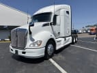 Exterior front drivers side for this 2022 Kenworth T680 (Stock number: UNJ477966)