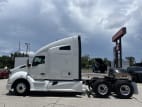 Exterior full driver side for this 2022 Kenworth T680 (Stock number: UNJ477967)