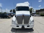 Exterior full front view for this 2022 Kenworth T680 (Stock number: UNJ477967)