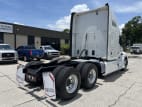 Exterior rear passenger side for this 2022 Kenworth T680 (Stock number: UNJ477967)