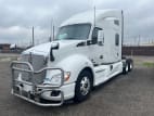 Exterior front drivers side for this 2022 Kenworth T680 (Stock number: UNJ479147)