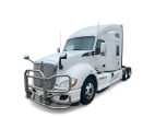 Featured image with white background for this 2022 Kenworth T680 (Stock number: UNJ479147)