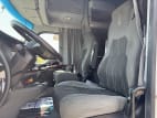 Interior seats for this 2022 Kenworth T680 (Stock number: UNJ492676)