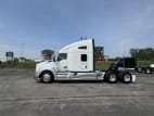 Exterior full driver side for this 2022 Kenworth T680 (Stock number: UNJ492678)
