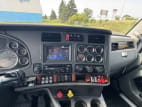 Interior radio and navigation system for this 2022 Kenworth T680 (Stock number: UNJ492678)