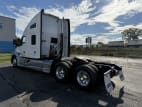 Exterior rear driver side for this 2022 Kenworth T680 (Stock number: UNJ492689)