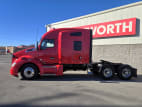 Exterior full driver side for this 2022 Kenworth T680 (Stock number: UNJ494054)
