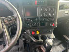 Interior radio and navigation system for this 2023 Kenworth W990 (Stock number: UPJ220957)