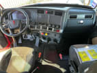 Interior cockpit for this 2023 Kenworth T680 (Stock number: UPJ245494)