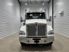 Exterior full front view for this 2027 Kenworth T880 (Stock number: VJ238538)
