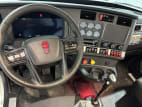 Interior dash for this 2027 Kenworth T880 (Stock number: VJ238538)