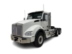 Featured image with white background for this 2027 Kenworth T880 (Stock number: VJ241554)