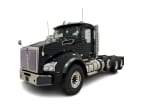Featured image with white background for this 2027 Kenworth T880 (Stock number: VJ241740)