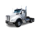 Featured image with white background for this 2025 Kenworth T880 (Stock number: SJ178131)