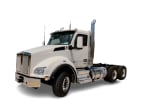 Featured image with white background for this 2025 Kenworth T880 (Stock number: SJ178131)