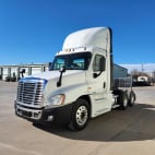 Exterior front drivers side for this 2014 Freightliner Cascadia (Stock number: UELFN1822)