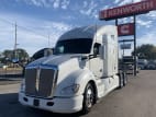 Exterior front drivers side for this 2020 Kenworth T680 (Stock number: ULJ418909)