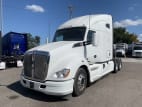 Exterior front drivers side for this 2020 Kenworth T680 (Stock number: ULJ418983)