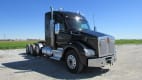 Exterior front passenger side for this 2021 Kenworth T880 (Stock number: UMJ445520)