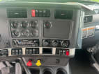 Interior radio and navigation system for this 2024 Kenworth T680 (Stock number: RJ371119)