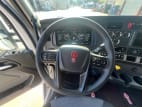 Interior steering wheel for this 2024 Kenworth T680 (Stock number: RJ372638)