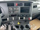 Interior radio and navigation system for this 2024 Kenworth T880 (Stock number: RJ387013)