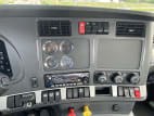 Interior radio and navigation system for this 2025 Kenworth T880 (Stock number: SJ129729)