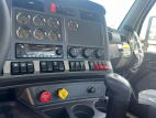 Interior dash for this 2025 Kenworth T880 Short Hood (Stock number: SJ131746)