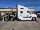 Exterior full passenger side for this 2025 Kenworth T680 (Stock number: SJ345817)