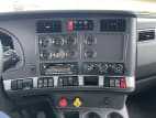 Interior radio and navigation system for this 2025 Kenworth T680 (Stock number: SJ381387)