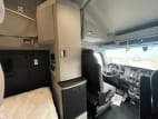 Interior driver side sleeper for this 2025 Kenworth T680 (Stock number: SJ381389)