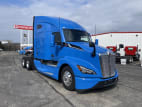 Exterior front passenger side for this 2025 Kenworth T680 (Stock number: SJ381390)