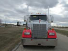 Exterior full front view for this 2025 Kenworth W900L (Stock number: SR132427)