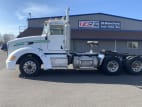 Exterior full driver side for this 2007 Peterbilt 386 (Stock number: U7D731071)