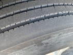 Passenger side front tire tread for this 2007 Peterbilt 386 (Stock number: U7D731071)