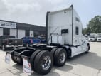 Exterior rear passenger side for this 2019 Kenworth T680 (Stock number: UKJ247640)