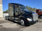 Exterior front passenger side for this 2019 Kenworth T680 (Stock number: UKJ297444)